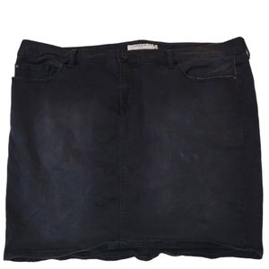 Torrid plus size black denim skirt size 26